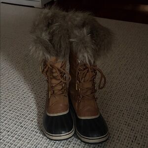Cozy Fur-Lined Winter Boots